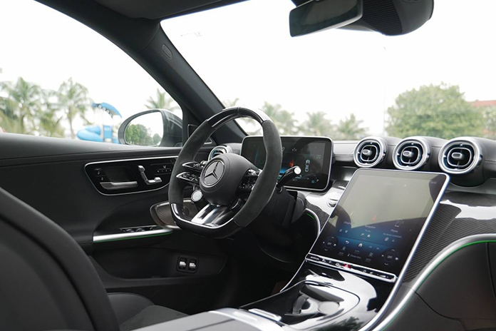 Mercedes AMG C 63 S E Performance 26 Mercedes-AMG C63 S E Performance