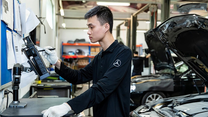 Mercedes Benz An Du Da Nang 2 Mercedes-Benz An Du Đà Nẵng