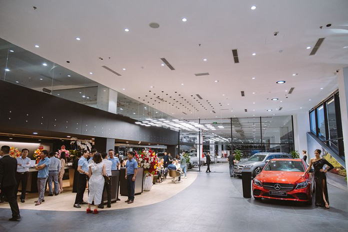 Showroom mescesdes benz vinh 1 Mercedes-Benz Vinh